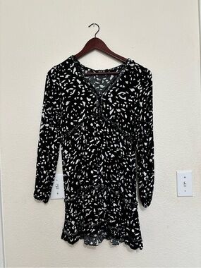MXM Black and White Printed Long Sleeve Dress